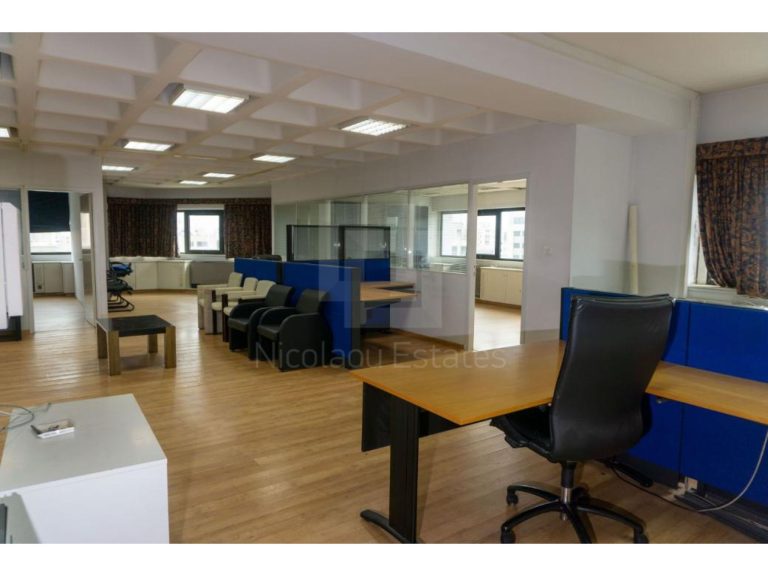 2130m² Building for Sale in Agioi Omologites, Nicosia District