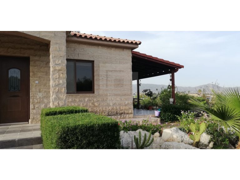 3 Bedroom House for Sale in Parekklisia, Limassol District