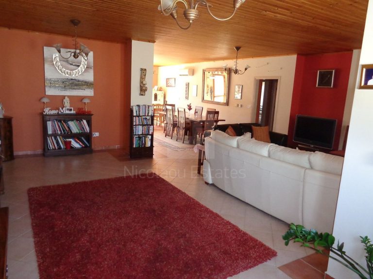 4 Bedroom House for Sale in Moni, Limassol District