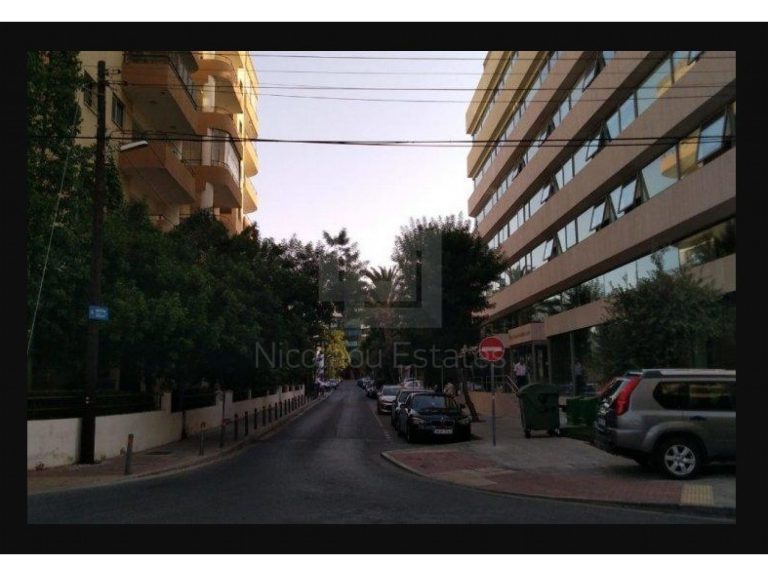 561m² Plot for Sale in Agioi Omologites, Nicosia District