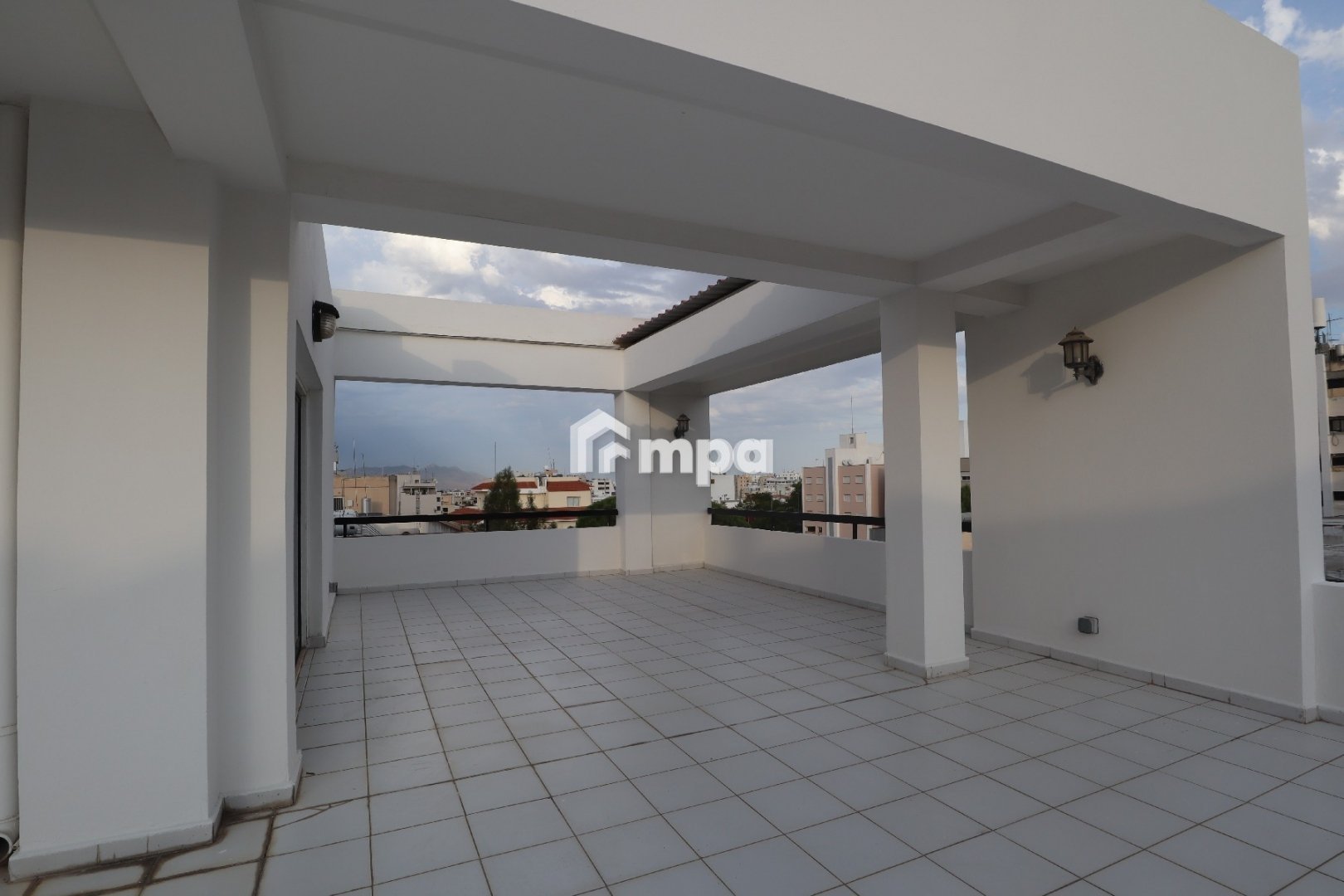 20m² Office for Rent in Agioi Omologites, Nicosia District