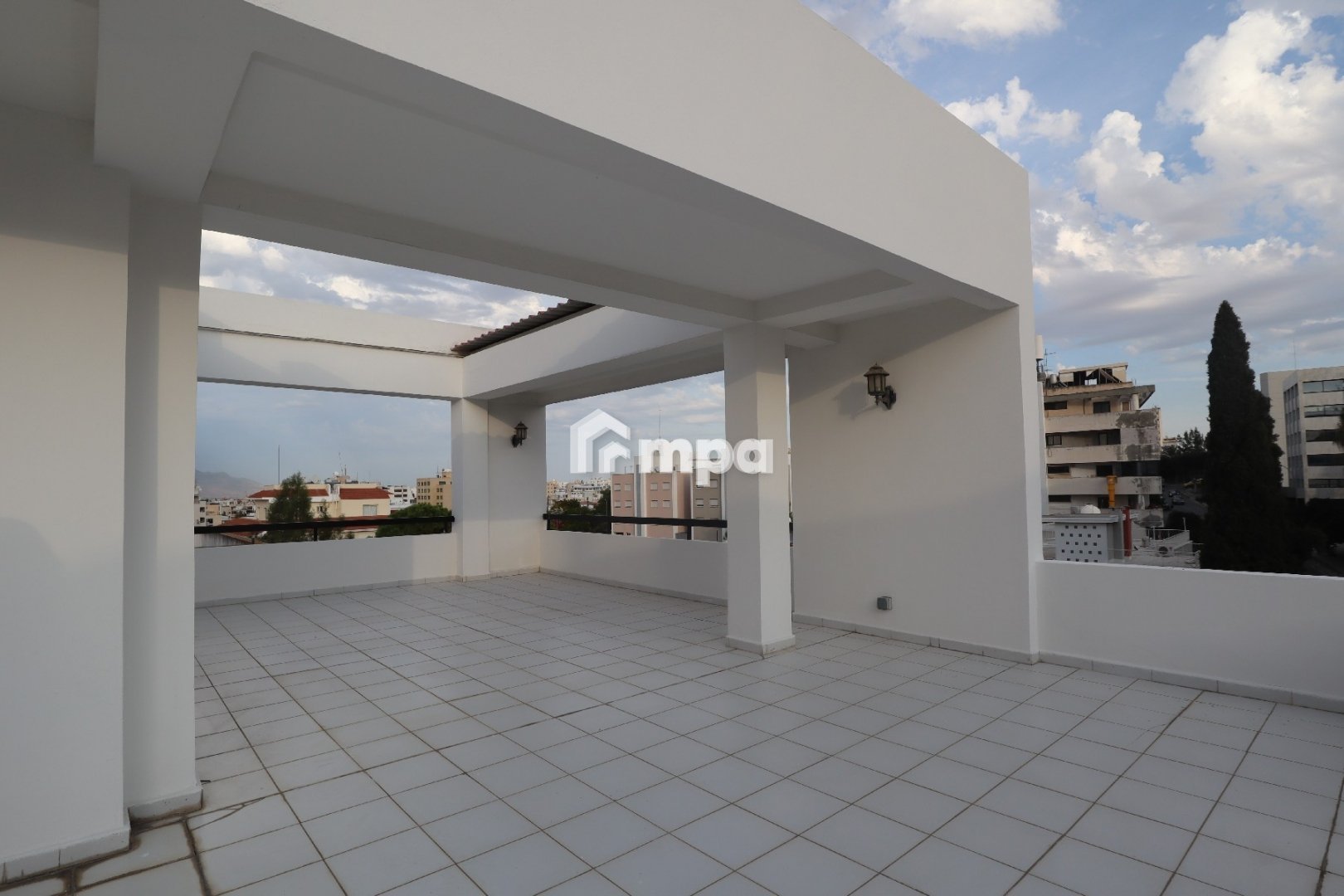 20m² Office for Rent in Agioi Omologites, Nicosia District