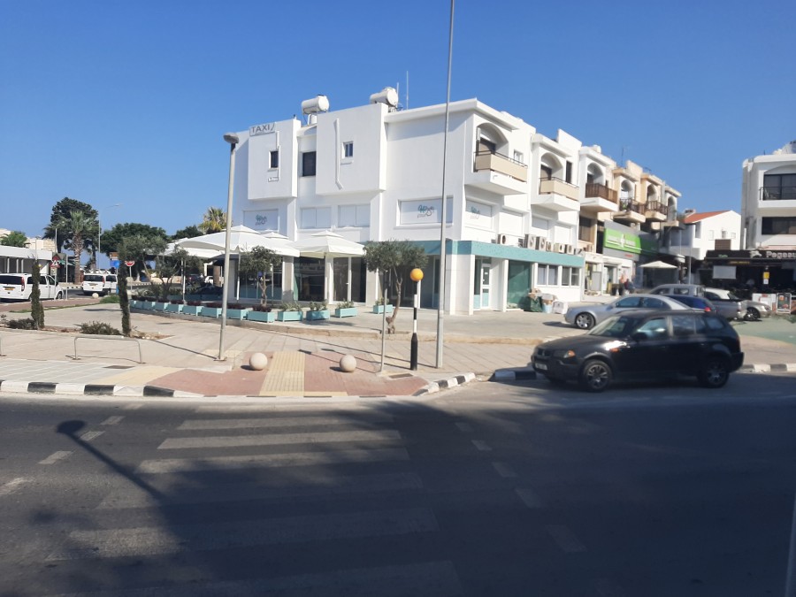 531m² Shop for Rent in Kato Paphos