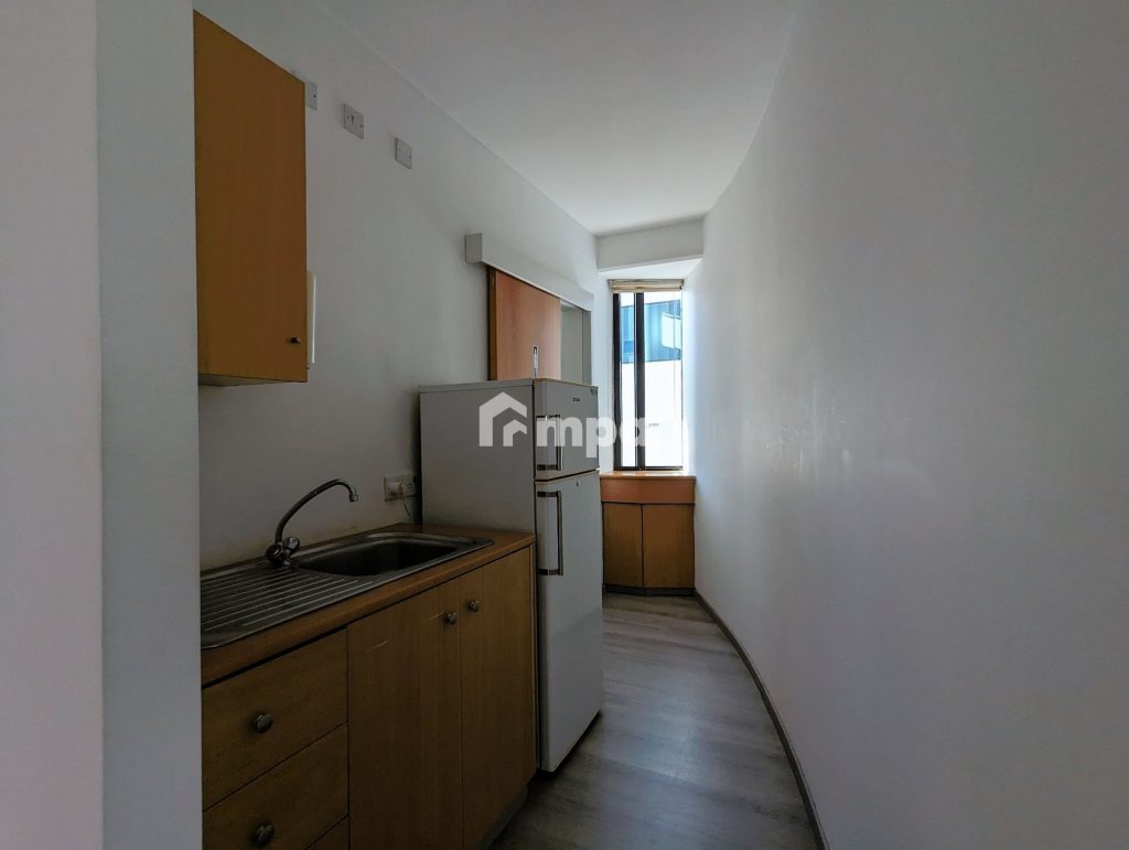 200m² Office for Rent in Nicosia District