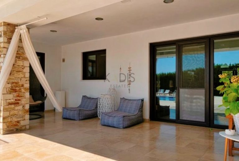 6+ Bedroom Villa for Sale in Dromolaxia, Larnaca District