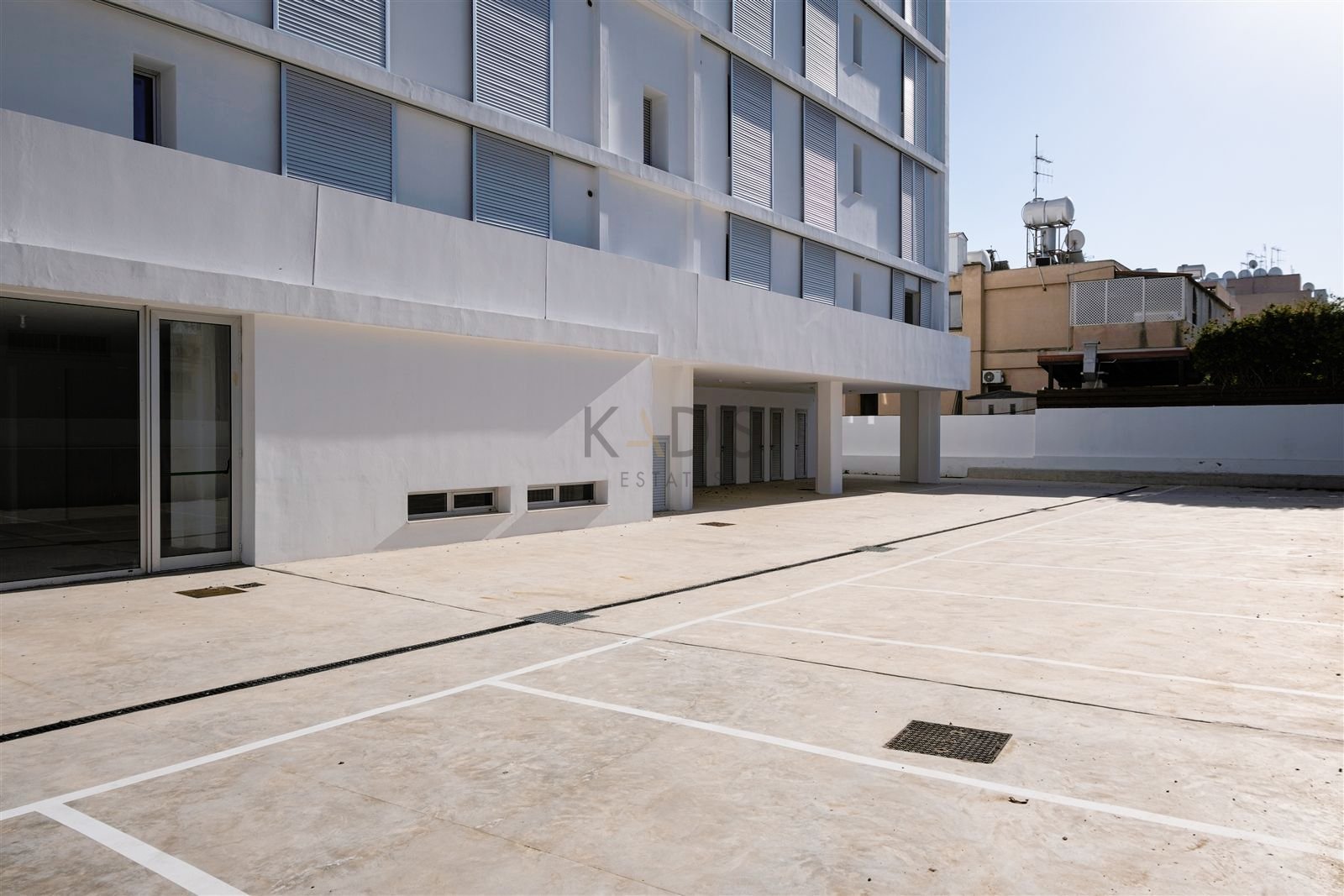 85m² Commercial for Sale in Strovolos, Nicosia District