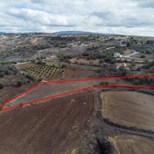 3,679m² Residential Plot for Sale in Lasa, Paphos District