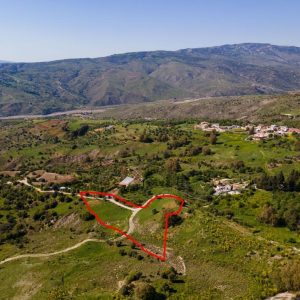 5,686m² Plot for Sale in Kelokedara, Paphos District