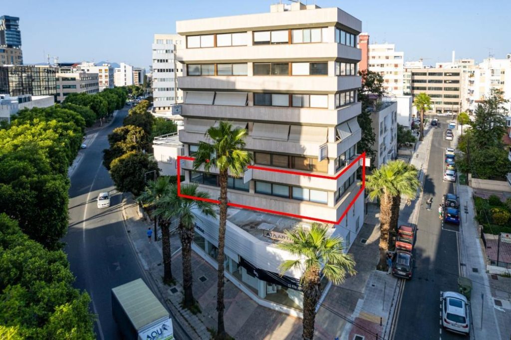 163m² Office for Sale in Agioi Omologites, Nicosia District