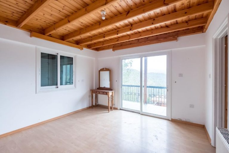 3 Bedroom House for Sale in Agios Epifanios Oreinis, Nicosia District