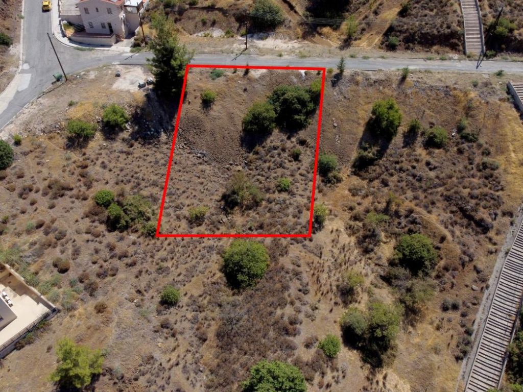 687m² Commercial Plot for Sale in Evrychou, Nicosia District