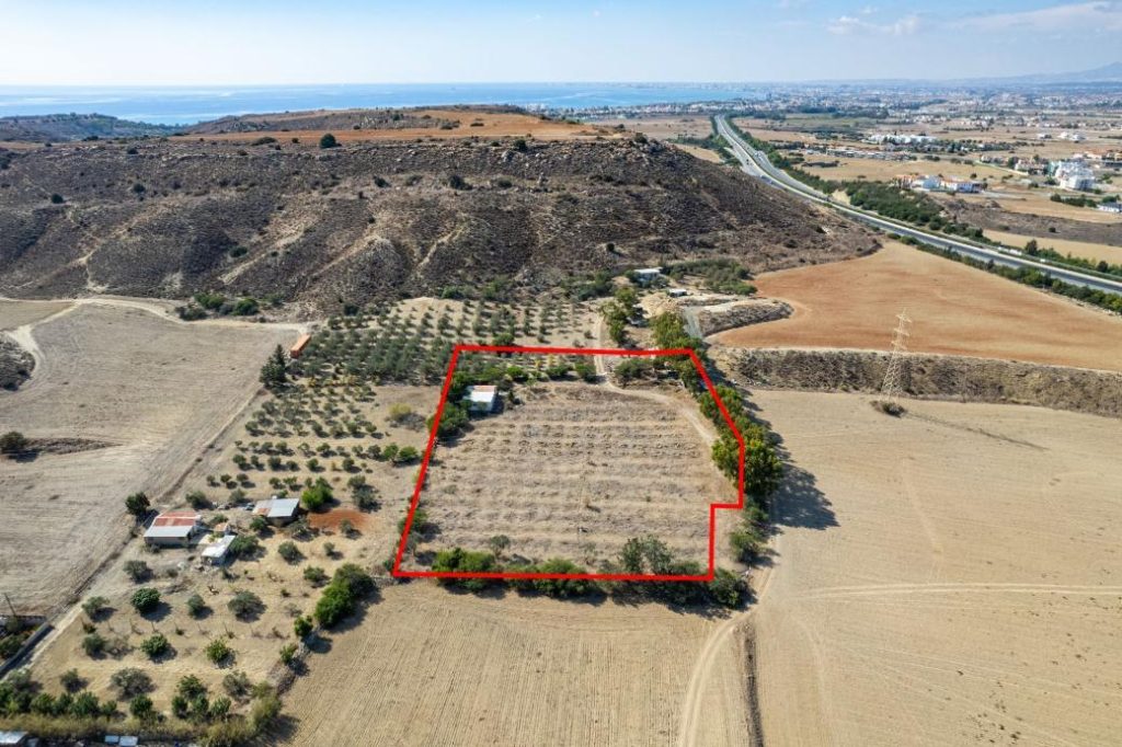 6,690m² Plot for Sale in Pyla, Larnaca District