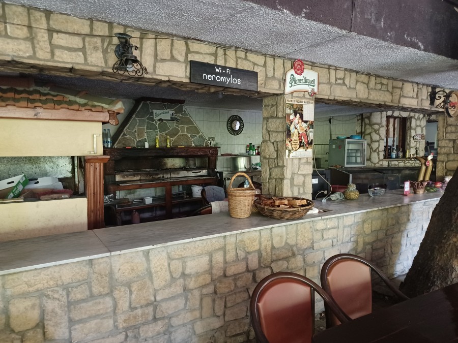 380m² Restaurant for Sale in Moniatis, Limassol District