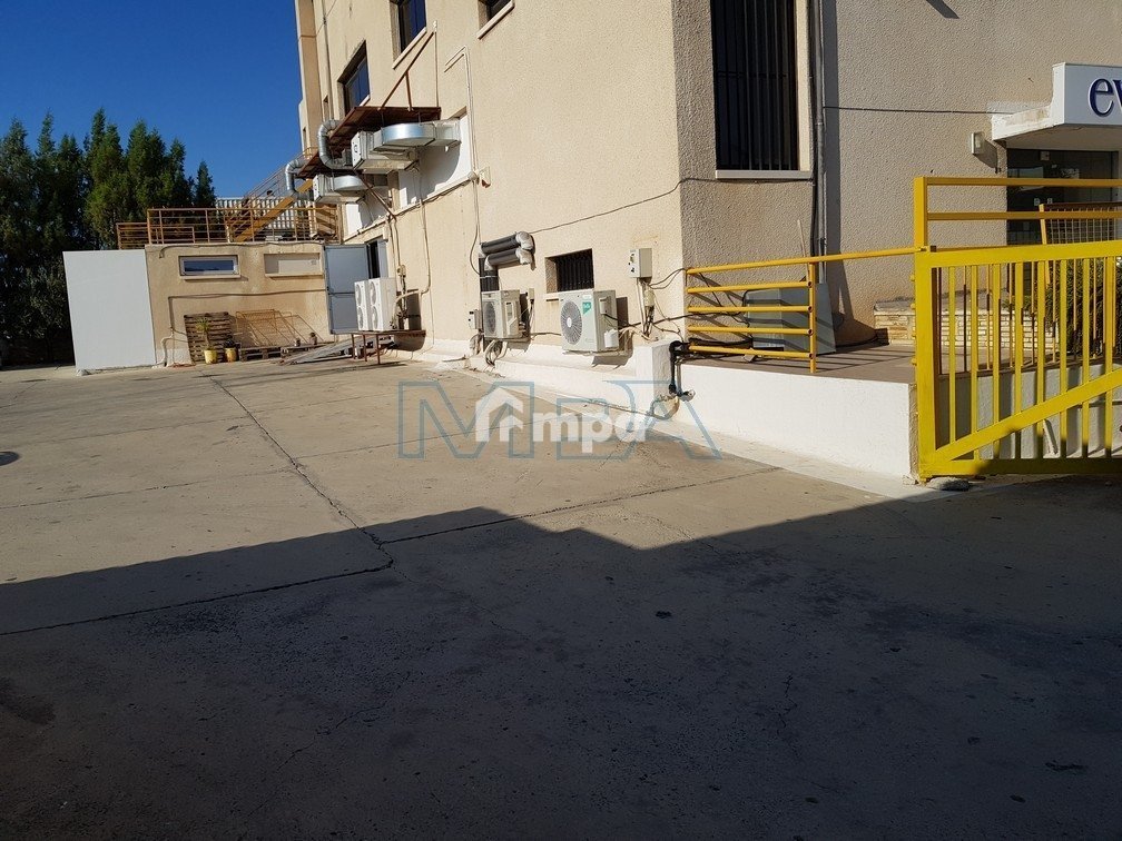 950m² Office for Rent in Latsia, Nicosia District
