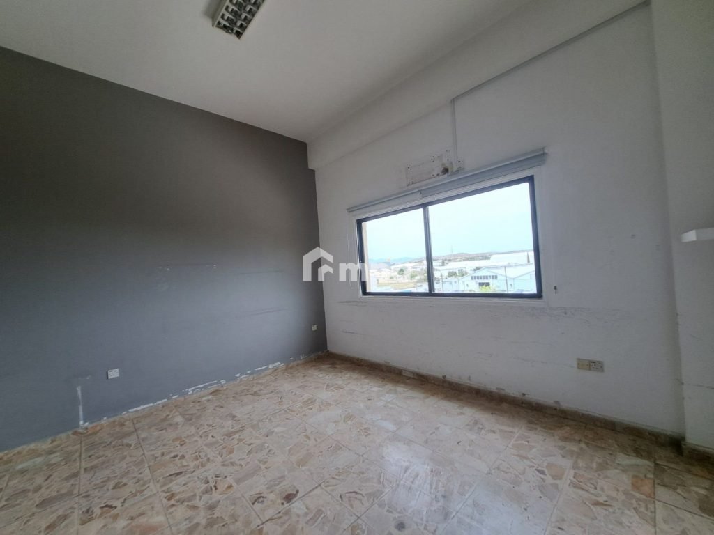 950m² Office for Rent in Latsia, Nicosia District