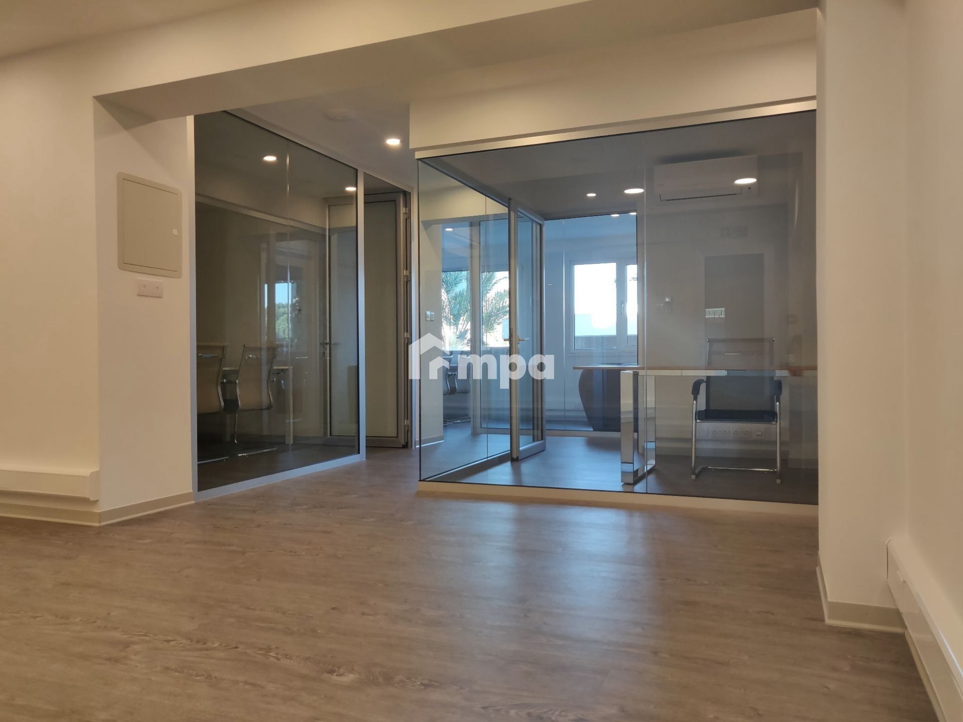 95m² Office for Rent in Strovolos, Nicosia District