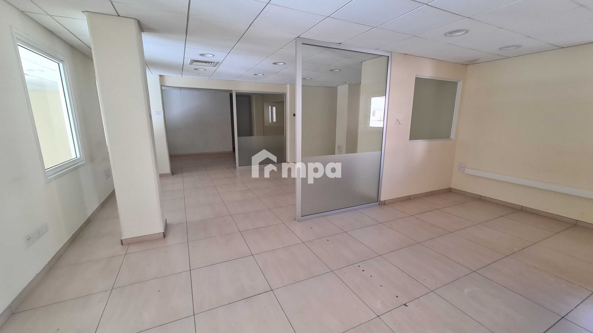 300m² Commercial for Rent in Lakatamia, Nicosia District