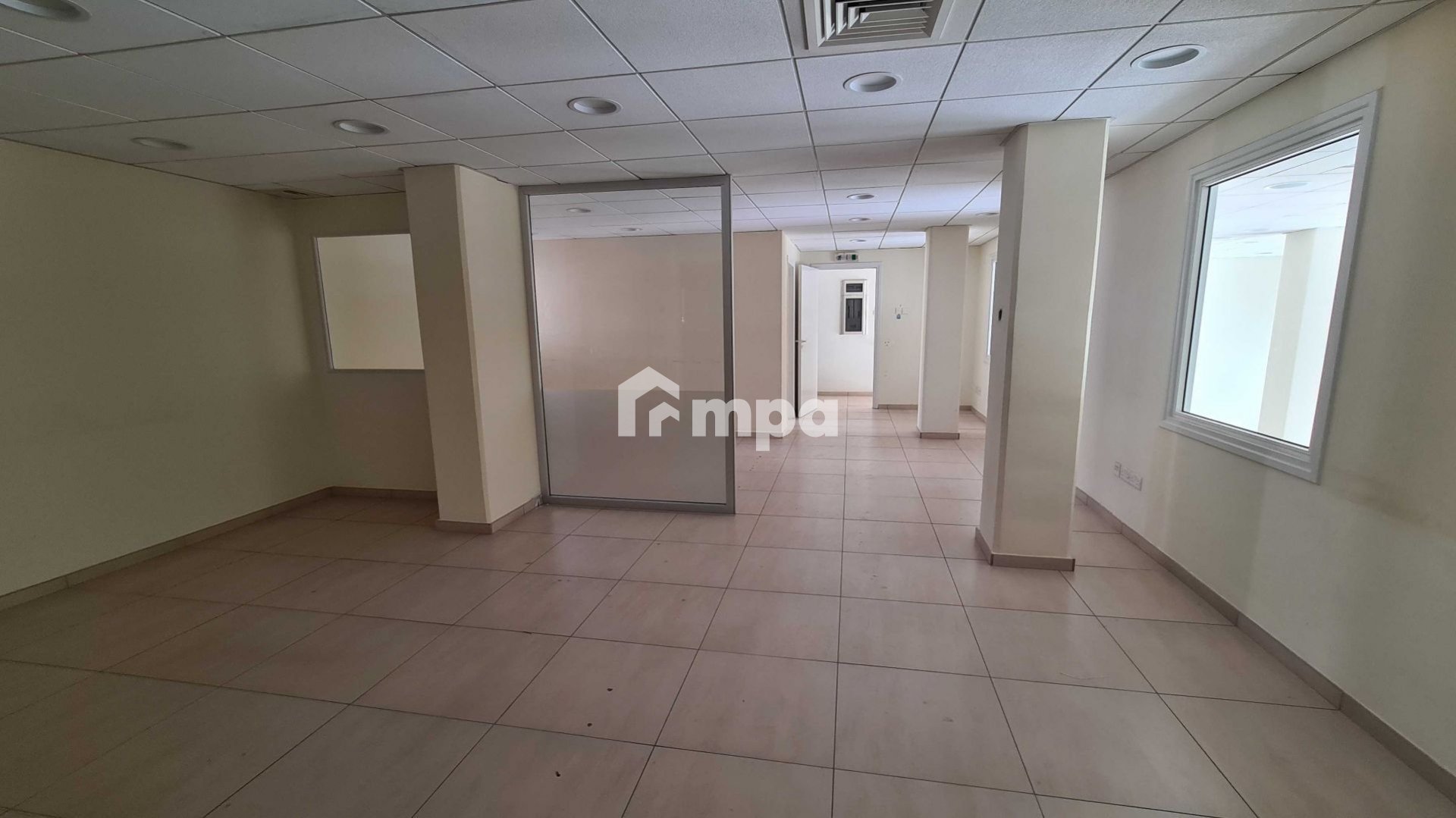300m² Commercial for Rent in Lakatamia, Nicosia District