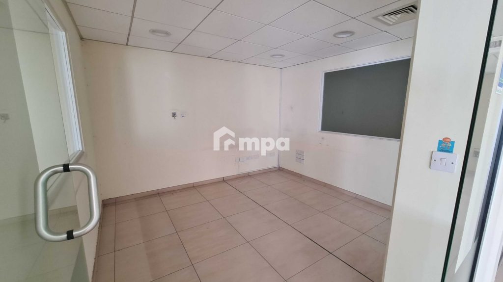 300m² Commercial for Rent in Lakatamia, Nicosia District