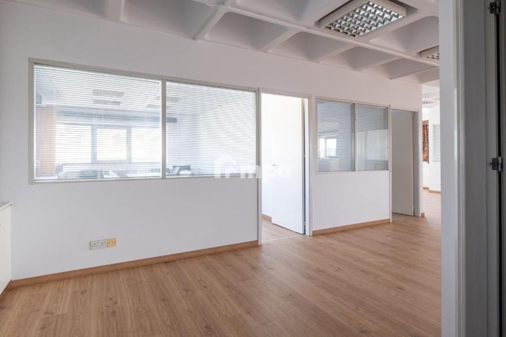 238m² Office for Rent in Agioi Omologites, Nicosia District