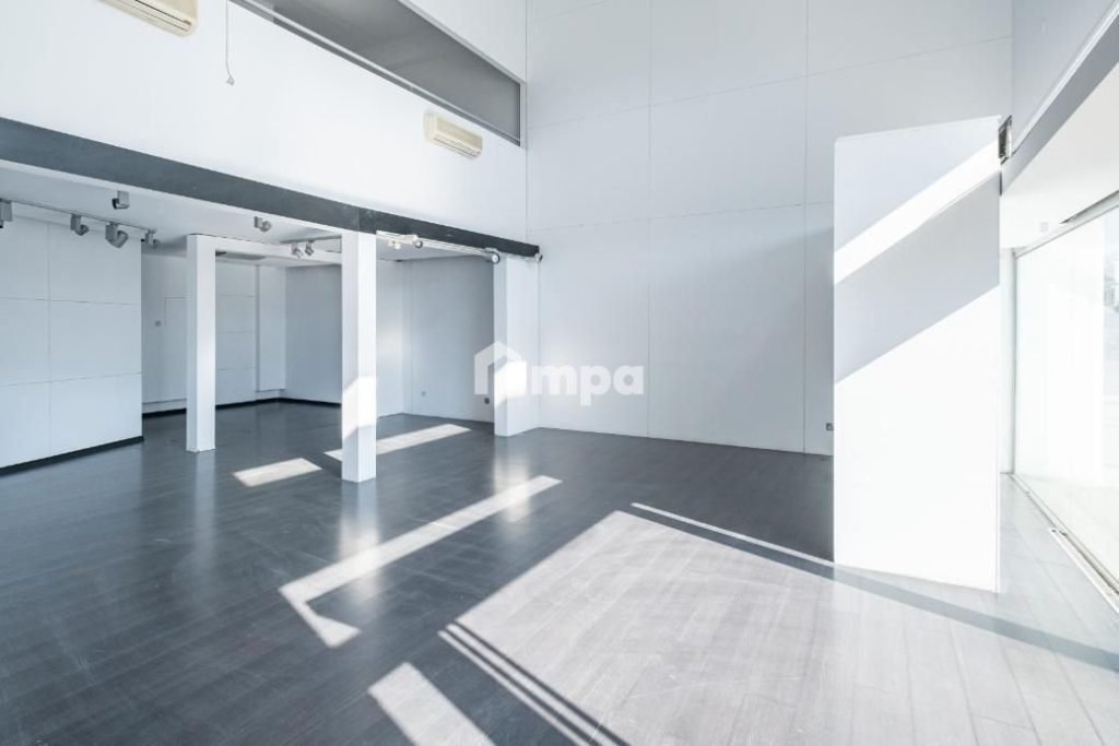 296m² Commercial for Rent in Agioi Omologites, Nicosia District