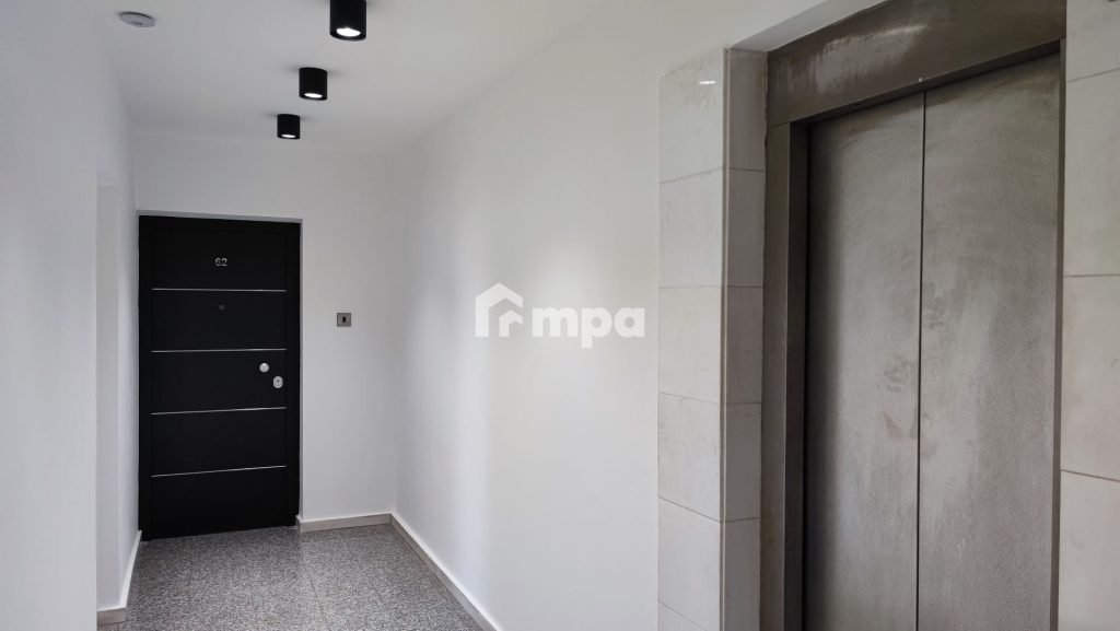 12m² Office for Rent in Nicosia District