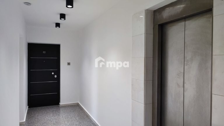 12m² Office for Rent in Nicosia District