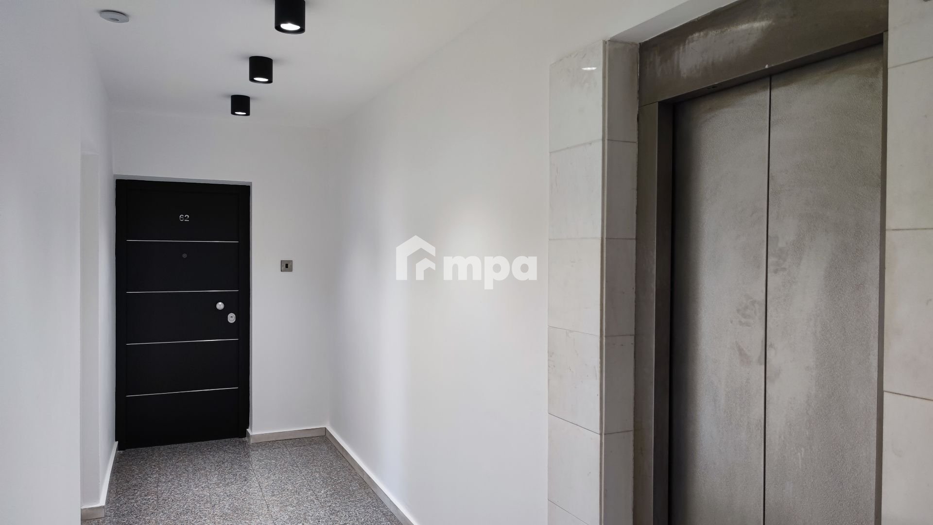 12m² Office for Rent in Nicosia District