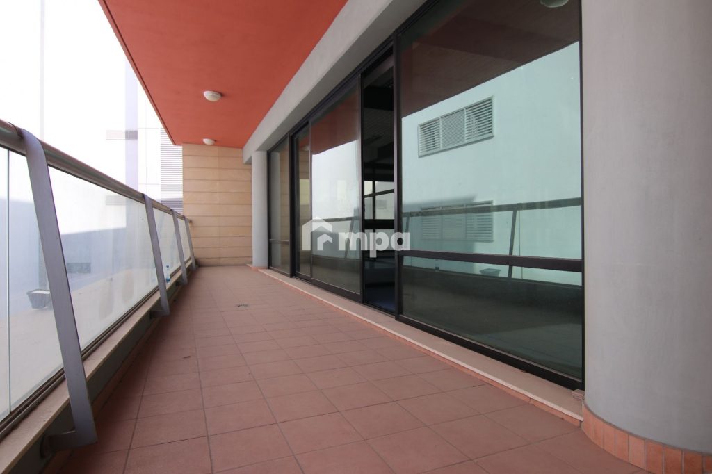 196m² Office for Rent in Nicosia District