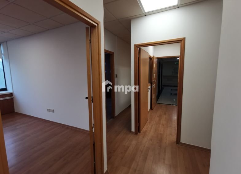 75m² Office for Rent in Agioi Omologites, Nicosia District