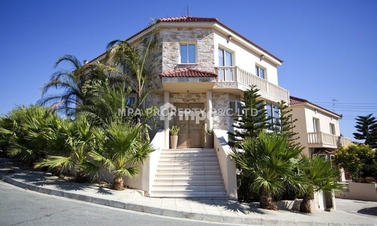 Cheap Houses and Villas for Sale Nicosia up to 400000 euro