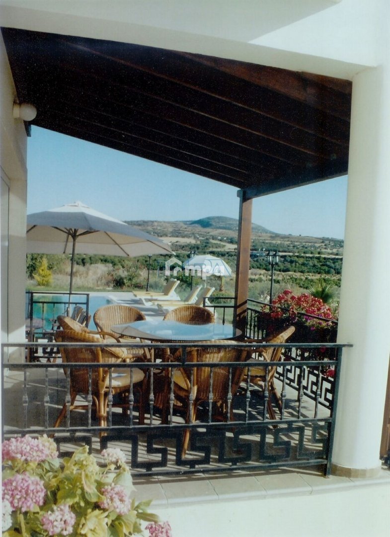 4 Bedroom House for Sale in Argaka, Paphos District