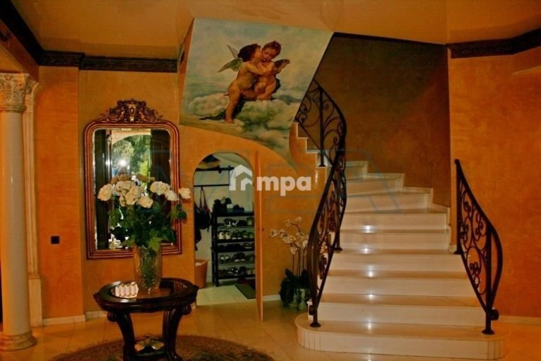 5 Bedroom House for Sale in Nicosia District