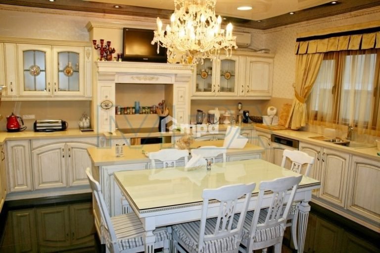 5 Bedroom House for Sale in Nicosia District