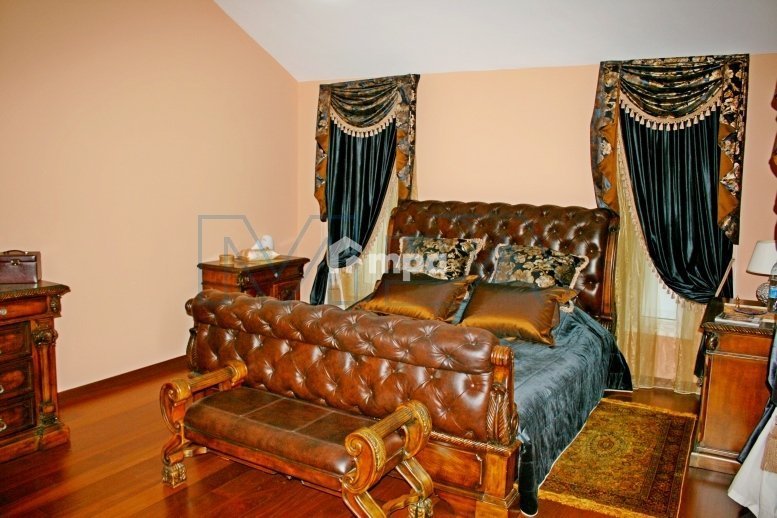 5 Bedroom House for Sale in Nicosia District