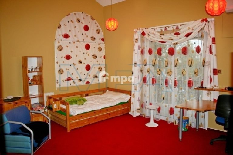 5 Bedroom House for Sale in Nicosia District