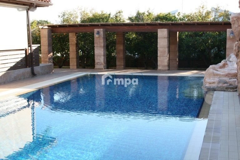 6+ Bedroom House for Sale in Agioi Trimithias, Nicosia District