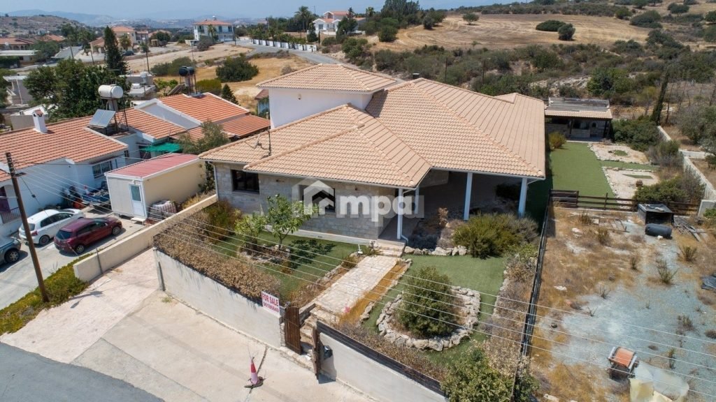 4 Bedroom House for Sale in Maroni, Larnaca District