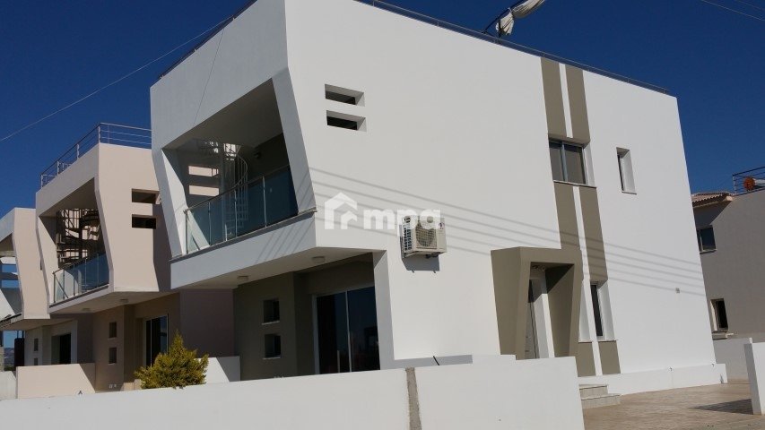 3 Bedroom House for Sale in Chlorakas, Paphos District