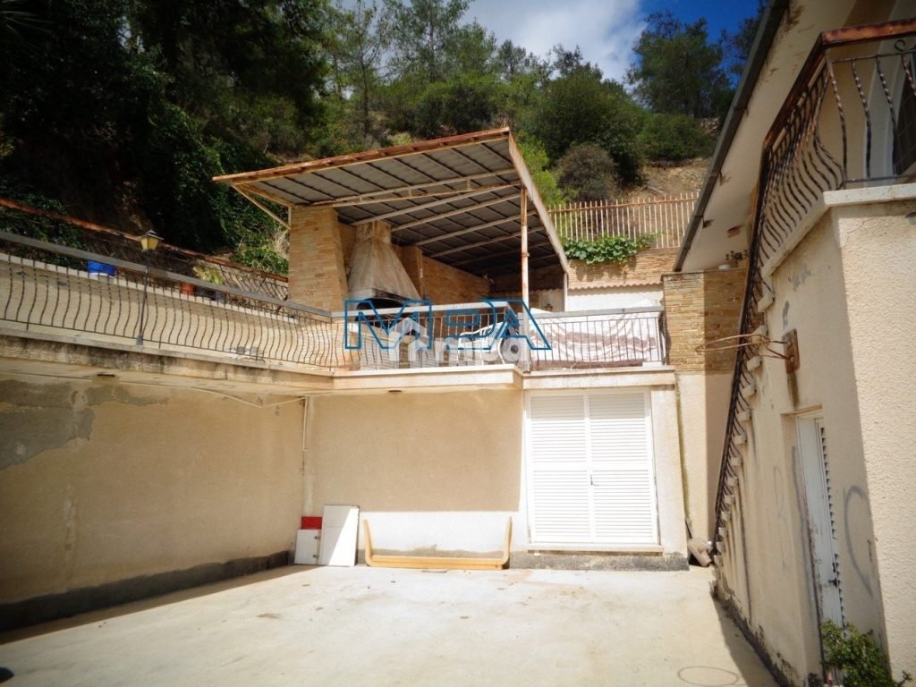 6+ Bedroom House for Sale in Kapedes, Nicosia District