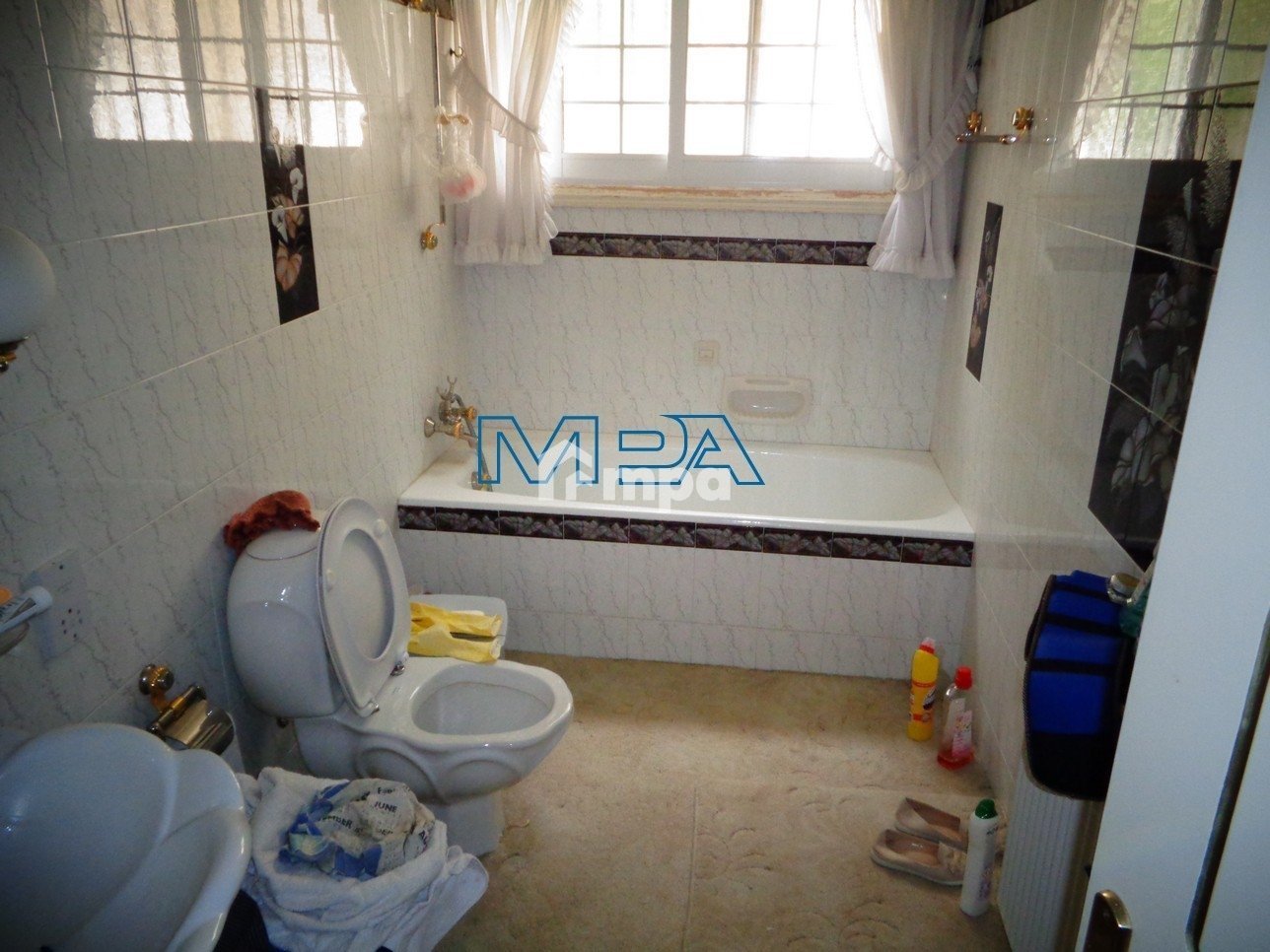 6+ Bedroom House for Sale in Kapedes, Nicosia District