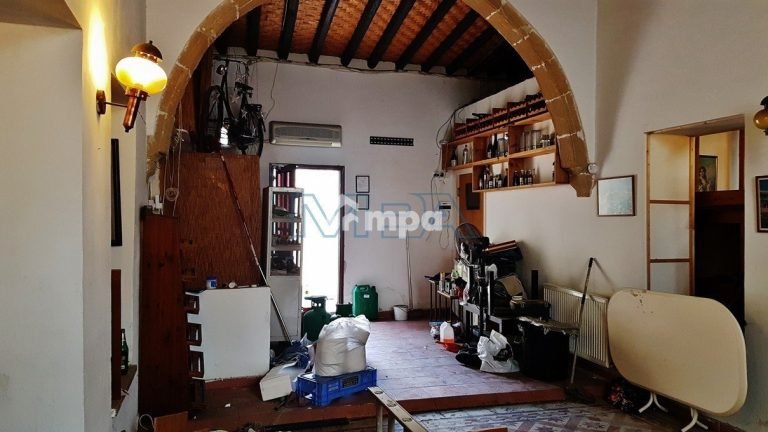 3 Bedroom House for Sale in Agioi Omologites, Nicosia District