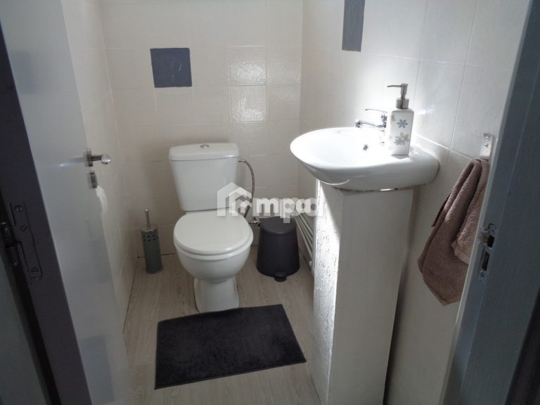 350m² Building for Sale in Agios Dometios, Nicosia District