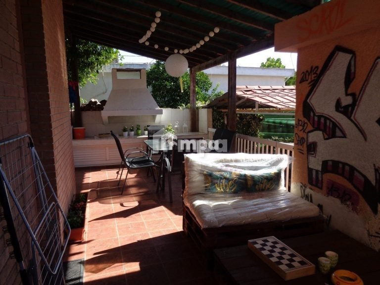 350m² Building for Sale in Agios Dometios, Nicosia District