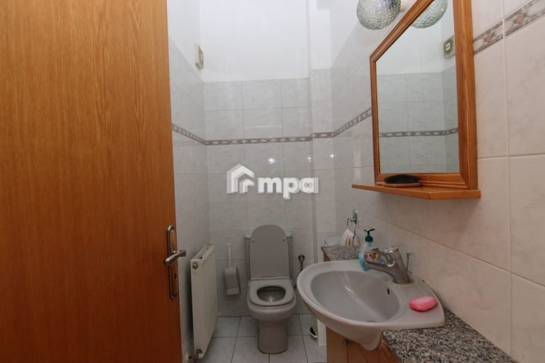 4 Bedroom House for Sale in Agios Dometios, Nicosia District