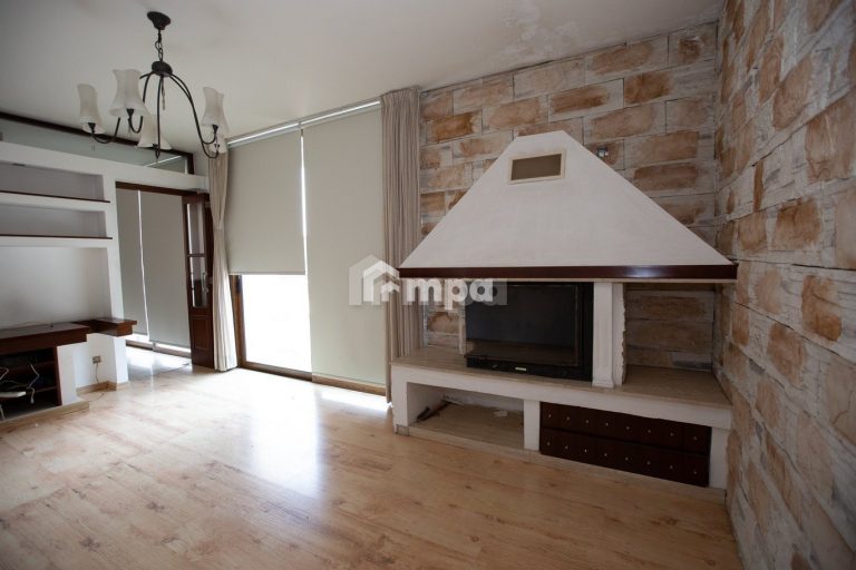 4 Bedroom House for Sale in Aglantzia, Nicosia District