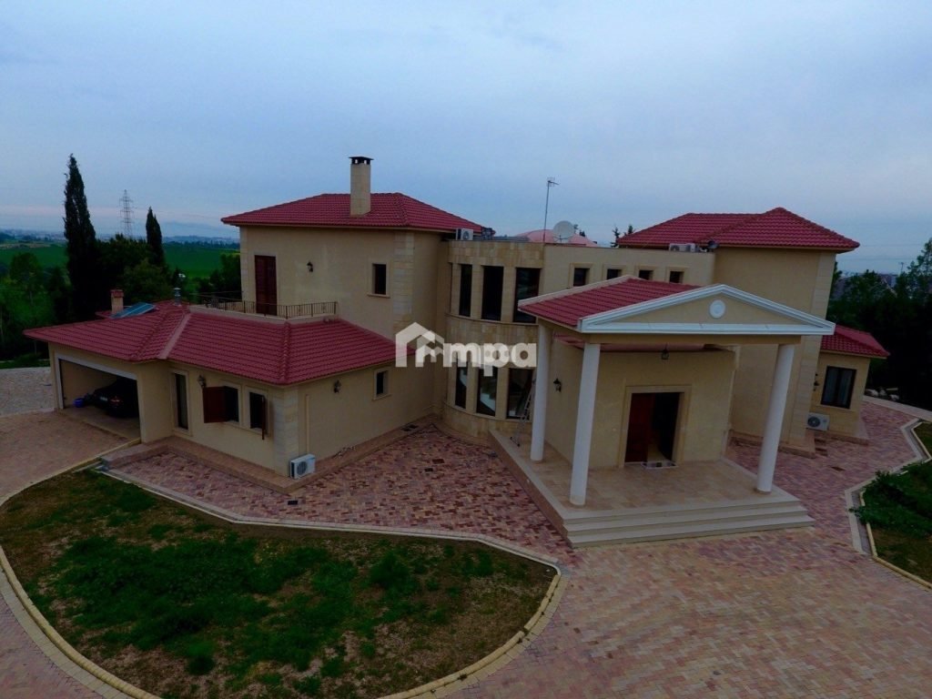 5 Bedroom House for Sale in Latsia, Nicosia District