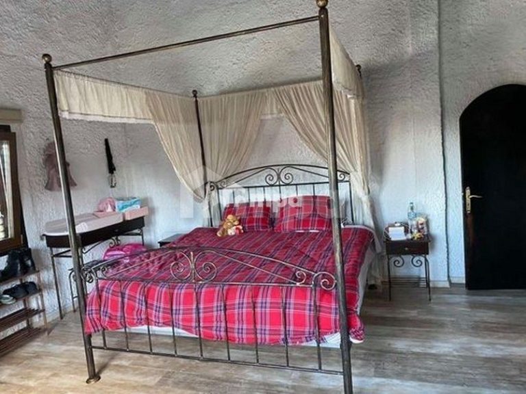 4 Bedroom House for Sale in Strovolos, Nicosia District