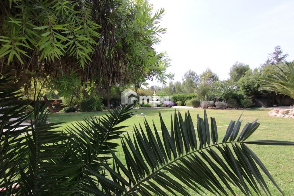 4 Bedroom House for Sale in Latsia, Nicosia District