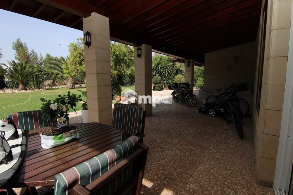 4 Bedroom House for Sale in Latsia, Nicosia District